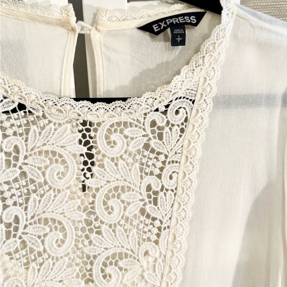 Express “Ivory” Elegant Lace Top, sz SM